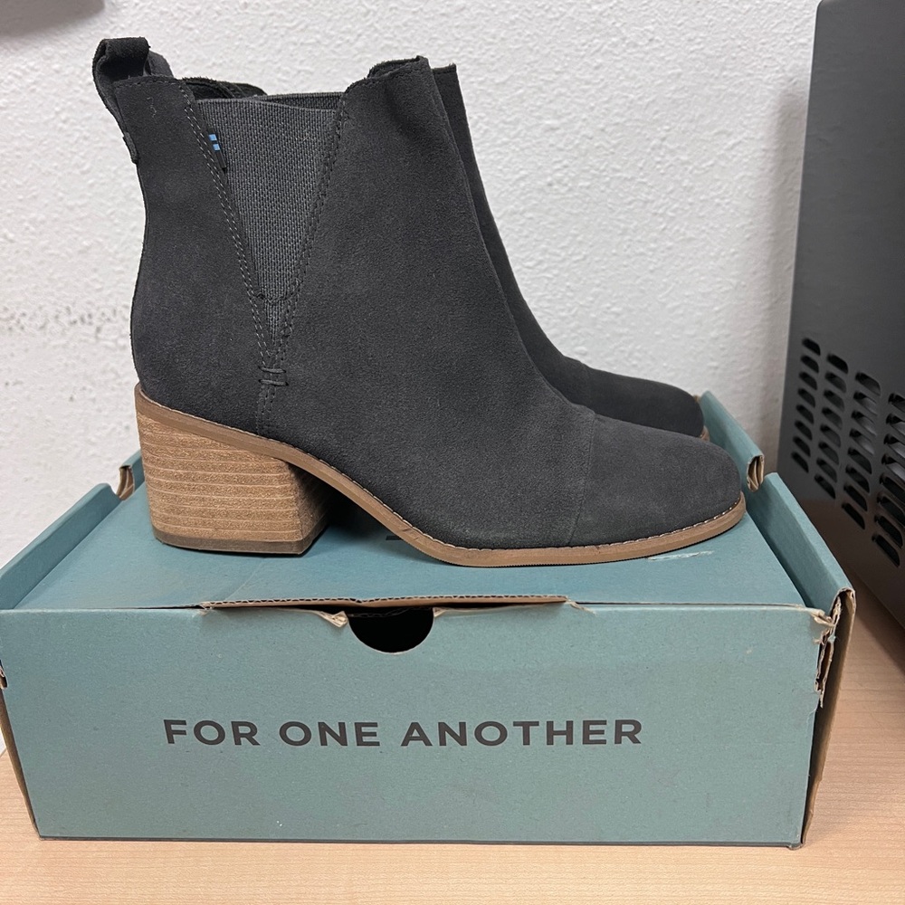 Toms Esme Suede Boots 7.5